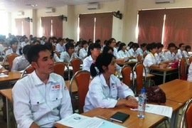 Formation professionnelle à l'intention des aides-soignantes qui vont partir travailler au Japon. (Source: VNA)