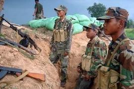 Les soldats cambodgiens dans la zone frontalière litigieuse relevant de la province d'Oddar Meanchey, le 1er mai. (Photo: AFP/AVI)