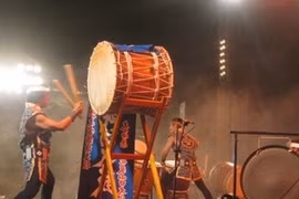 La présentation du groupe japonais Osuwua Daiko (Source: Tuoi tre)