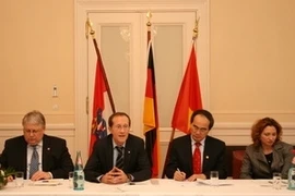 Le vice-PM Nguyen Thien Nhan en visite en Allemagne 