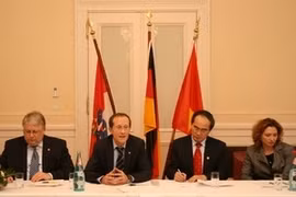 Le vice-PM Nguyen Thien Nhan en visite en Allemagne 