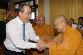 Le chef du Front de la Patrie formule ses voeux à l'Eglise bouddhique du Vietnam 