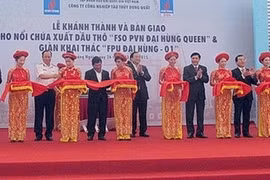 La cérémonie d'inauguration et de livraison du dépôt pétrolier flottant en présence du vice-premier ministre Hoàng Trung Hai. Photo: VOV. 
