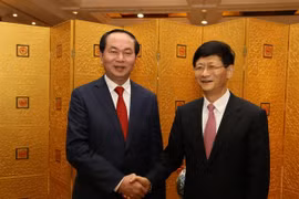 Le ministre vietnamien de la Sécurité publique Tran Dai Quang et de son homologue chinois Guo Shengkun. (Source: VNA) 