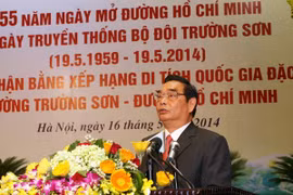 M. Lê Hông Anh à la cérémonie de célébration du 55e anniversaire de la Journée d’ouverture de la piste Hô Chi Minh.(Photo: Trong Duc/VNA)