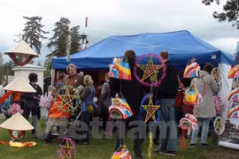 L'ambassade du Vietnam en Norvège a participé au Festival international des enfants 2015, dans la ville norvégienne de Hamar. Photo : DSQ