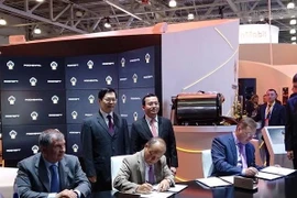 Signature d'un mémorandum sur la prospection pétrolière entre le Vietnam et la Russie. Photo : VNA