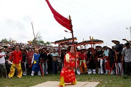 La fête de Giong ou Thanh Giong dans la commune de Phù Dông, district de Gia Lâm, banlieue de Hanoi. Photo : VNA