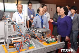 La ministre du Travail, des Invalides de guerre et des Affaires sociales, Pham Thi Hai Chuyen, inspecte les préparatifs du concours professionnel de l'ASEAN. (Source : VNA)