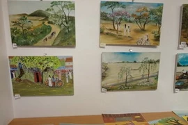 L'exposition de peintures des enfants de la rue de HCM-V (Photo: Trung Dung - Nguyen Tuyen/ Vietnam+)