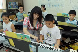 Les enfants constituent l'avenir du pays. Photo : VNA