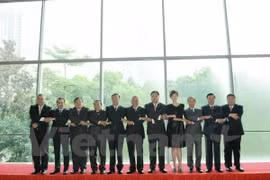 Les ministres des Finances de l'ASEAN lors de l'AFMM-19. (Photo : Kim Dung-Chí Giáp/Vietnam+) 