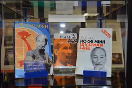 Exposition photographique sur le président Ho Chi Minh en France. Photo : VNA