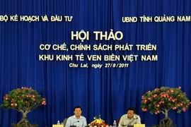 Présidium du séminaire. (Photo: Tran Tinh/AVI)