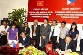 VN et Philippines signent un accord dans la pêche 
