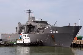 Le navire de la Marine de Singapour au port de Tien Sa, Da Nang (Photo: Tran Le Lam/AVI)