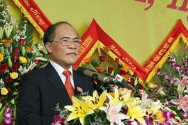 Le président de l'AN Nguyen Sinh Hung à la cérémonie de commémoration du 180e anniversaire de la fondation de Ha Tinh