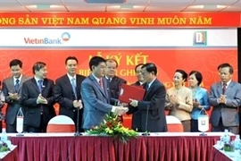 Le gouverneur de la Banque nationale du Laos au Vietnam 