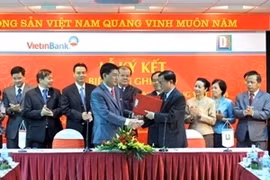 Le gouverneur de la Banque nationale du Laos au Vietnam 