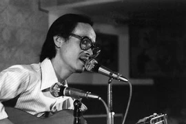 Les fans commémorent l'anniversaire de la mort de Trinh Cong Son 