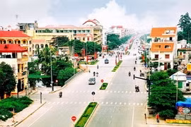 Les représentants des Vietkieu en visite à Hai Duong 