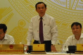 Le ministre Nguyen Van Nen, responsable du Bureau gouvernemental vietnamien, lors de la conférence de presse périodique de septembre (Source: Internet)