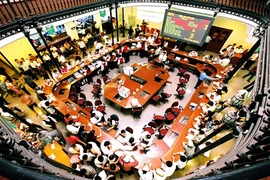 Aujourd’hui le HNX privilégie l’intensification de l’application de la gouvernance d’entreprise et de la transparence des informations. Photo : Dô Thanh/CVN