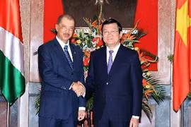 Le président Truong Tan Sang et son homologue seychellois, James Alix Michel. (Photo: Nguyen Khang/VNA)
