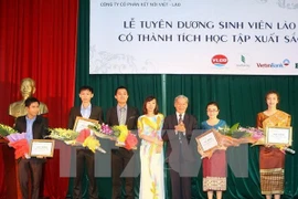 Thua Thien-Hue aide le Laos à former des ressources humaines