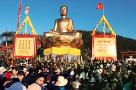 Commémoration de l'Eveil du Roi-Bouddha Tran Nhan Tong 
