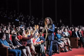 Le saxophoniste Kenny G et Battery Dance font salle comble au Vietnam