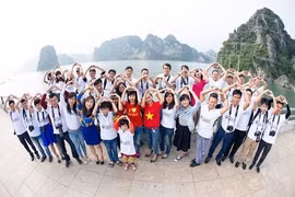 Quang Ninh publie le code de conduite "Sourire de Ha Long" 