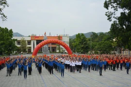 Les jeunes de Cao Bang et du Guangxi à un festival de l'amitié