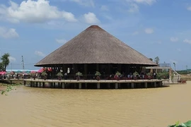 Inauguration de la plus grande maison en bambou du pays à Long An 