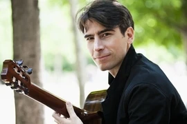 Un guitariste français se produira à Hanoi
