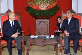 Renforcement de la coopération entre le PCV et le Parti Yeni Azerbaijan