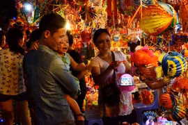La fête de la mi-automne, période de redécouverte de loisirs traditionnels