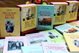Publication d’une collection de livres sur l’Oncle Ho 