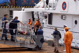 Le navire-hôpital américain USNS Mercy quitte Da Nang 