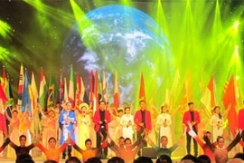 Ouverture de la fête "Ho Chi Minh-Ville - le développement et l’intégration"