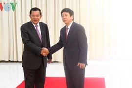 Le Premier ministre cambodgien reçoit le directeur général de la VOV 
