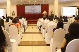 Améliorer la compétence du personnel du secteur des informations extérieures 