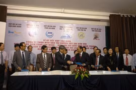 Signature d'accords de coopération de tourisme ferroviaire