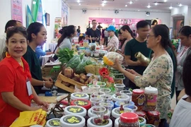 Hô Chi Minh-Ville : foire des produits vietnamiens bio