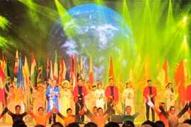 Ouverture de la fête "Ho Chi Minh-Ville - le développement et l’intégration"