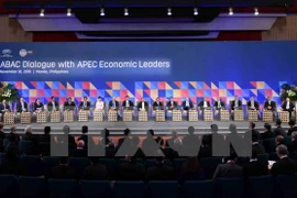 APEC 23: le président Truong Tan Sang poursuit ses activités aux Philippines