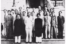 Une collection de 79 signatures du Président Hô Chi Minh en images