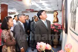 Exposition de photos sur les activités diplomatiques du Vietnam au Laos