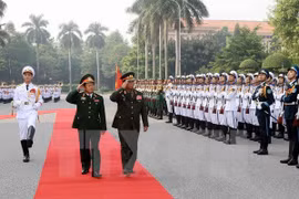 Vietnam et Laos promeuvent la coopération entre leurs Armées