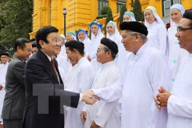 Le président Truong Tan Sang reçoit des dignitaires de l'Église caodaïste du Vietnam